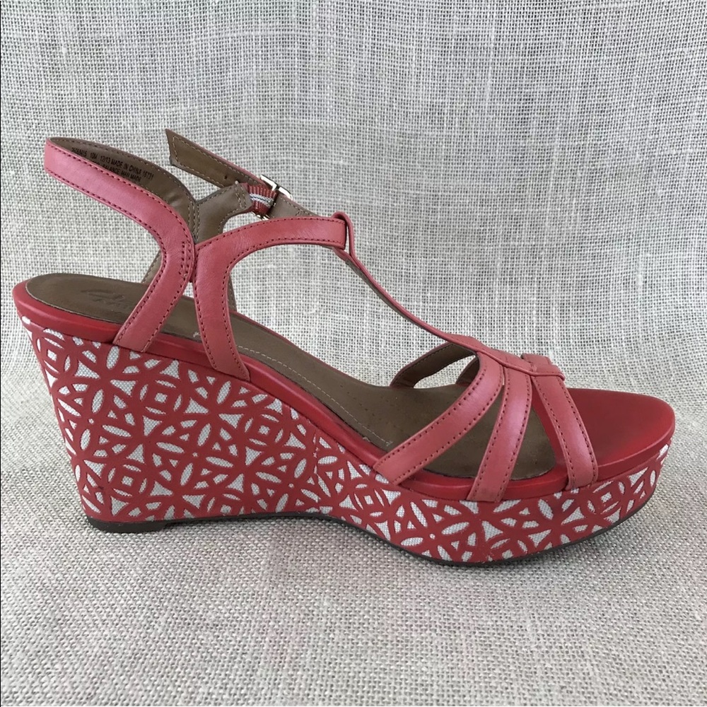 💰💰SOLD!💰💰$39    Clarks Sandal 10M - Picture 3 of 8